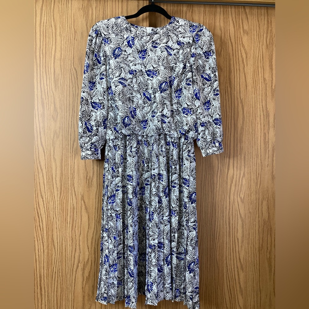 V.L.P Petites VintageDress Knee Length with Elbow Length Sleeves Pleated A-line